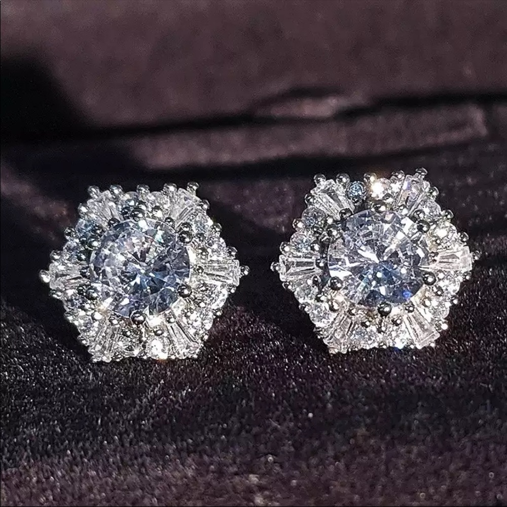 New 925 Silver Six Corners Beautiful Diamond Earrings - Picture 4 of 5